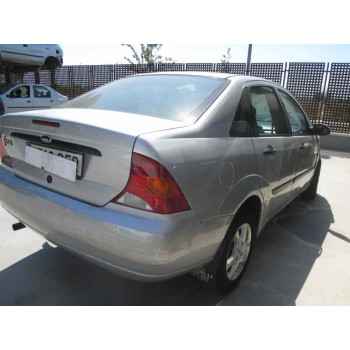 ford focus berlina (cak) del año 2001