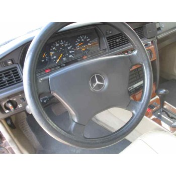 mercedes-benz clase c (w201) berlina del año 1992