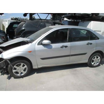 ford focus berlina (cak) del año 2001