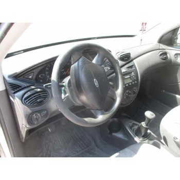 ford focus berlina (cak) del año 2001