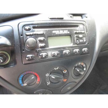 ford focus berlina (cak) del año 2001