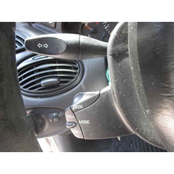 ford focus berlina (cak) del año 2001