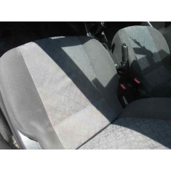 ford focus berlina (cak) del año 2001