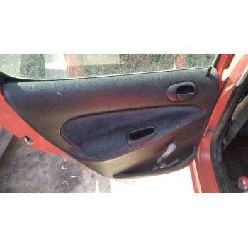 peugeot 206 berlina del año 2001