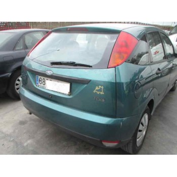 ford focus berlina (cak) del año 2001
