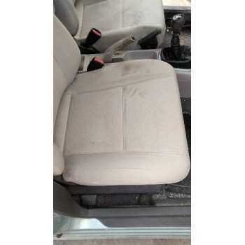 mitsubishi space star (dg0) del año 2002