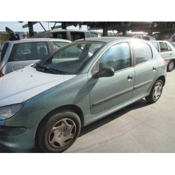 peugeot 206 berlina del año 2000