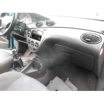 ford focus berlina (cak) del año 2001
