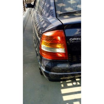 opel astra g berlina del año 2000