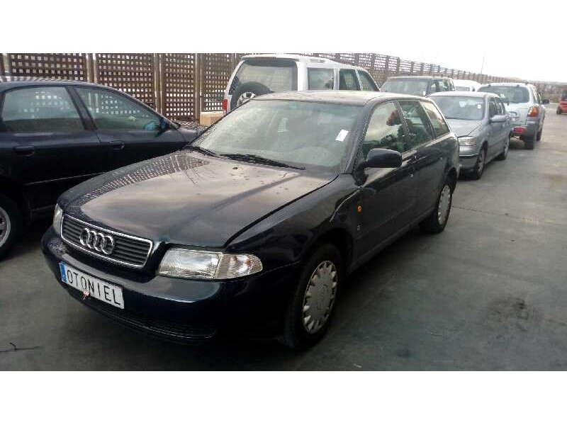 AUDI A4 AVANT (B5)