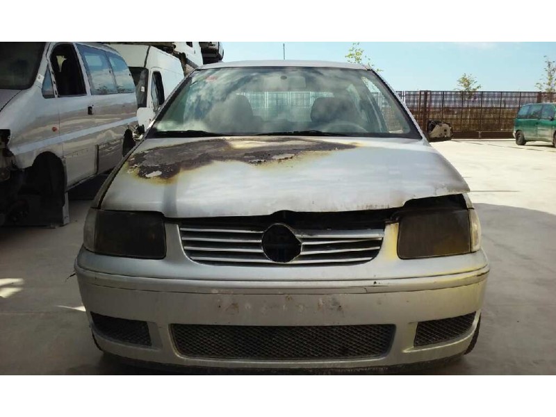 VOLKSWAGEN POLO BERLINA (6N2)