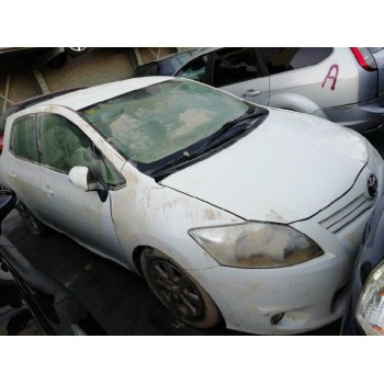 toyota auris del año 2012