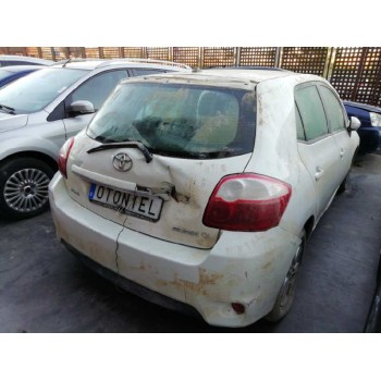 toyota auris del año 2012