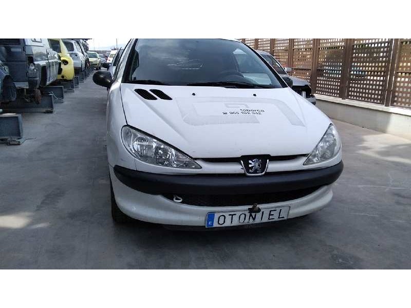 PEUGEOT 206 BERLINA