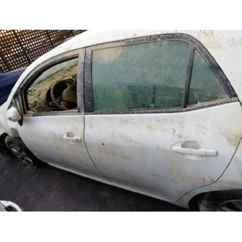 toyota auris del año 2012