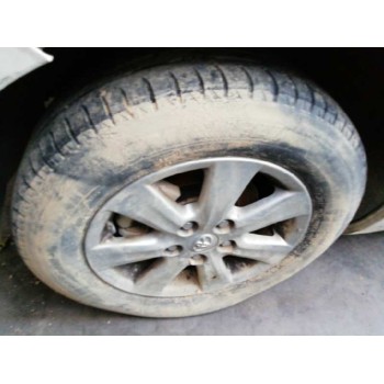 toyota auris del año 2012