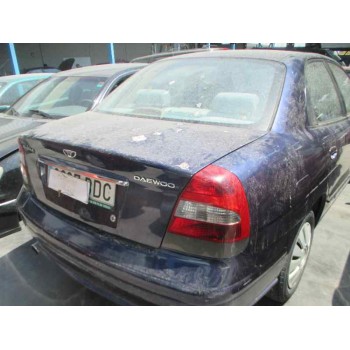 daewoo nubira berlina del año 2000