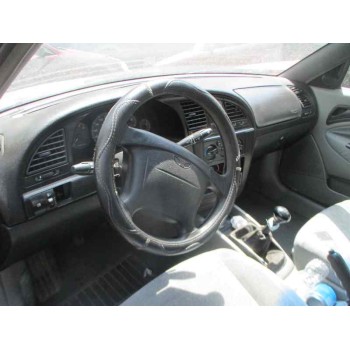 daewoo nubira berlina del año 2000