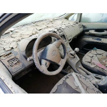 toyota auris del año 2012