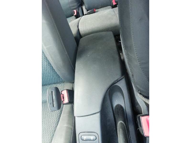 Recambio de apoyabrazos central para seat altea xl (5p5) reference ecomotive referencia OEM IAM 5P0864251C CONSOLA CENTRAL 