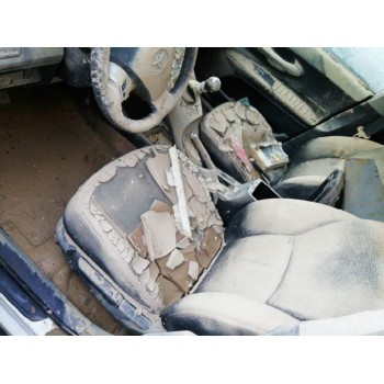 toyota auris del año 2012