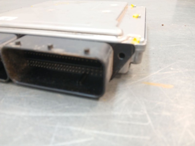 Recambio de centralita motor uce para bmw serie 5 touring (e61) 525d referencia OEM IAM 0281015130  