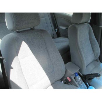 daewoo nubira berlina del año 2000