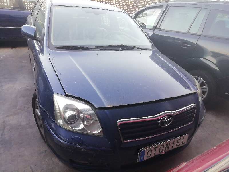 TOYOTA AVENSIS BERLINA (T25)