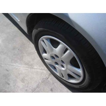 toyota avensis berlina (t 22) del año 2002