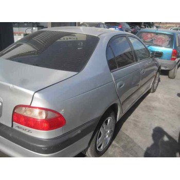 toyota avensis berlina (t 22) del año 2002