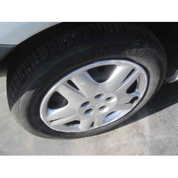 toyota avensis berlina (t 22) del año 2002