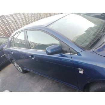 toyota avensis berlina (t25) del año 2004