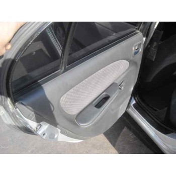 toyota avensis berlina (t 22) del año 2002