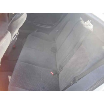 toyota avensis berlina (t 22) del año 2002