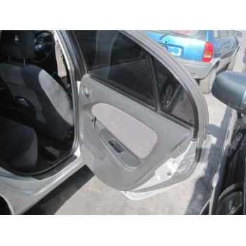 toyota avensis berlina (t 22) del año 2002