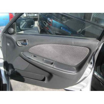 toyota avensis berlina (t 22) del año 2002