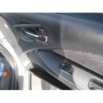 toyota avensis berlina (t 22) del año 2002