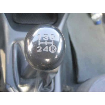 toyota avensis berlina (t 22) del año 2002