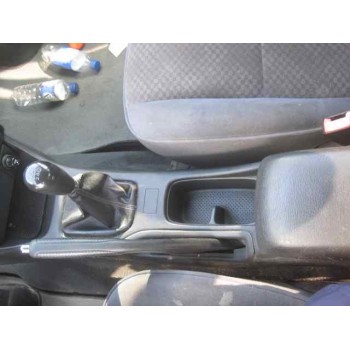 toyota avensis berlina (t 22) del año 2002