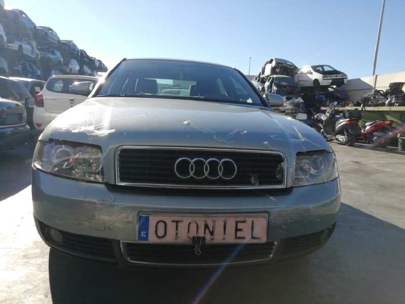 AUDI A4 BERLINA (8E)