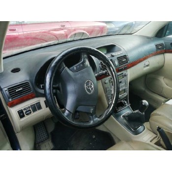 toyota avensis berlina (t25) del año 2004