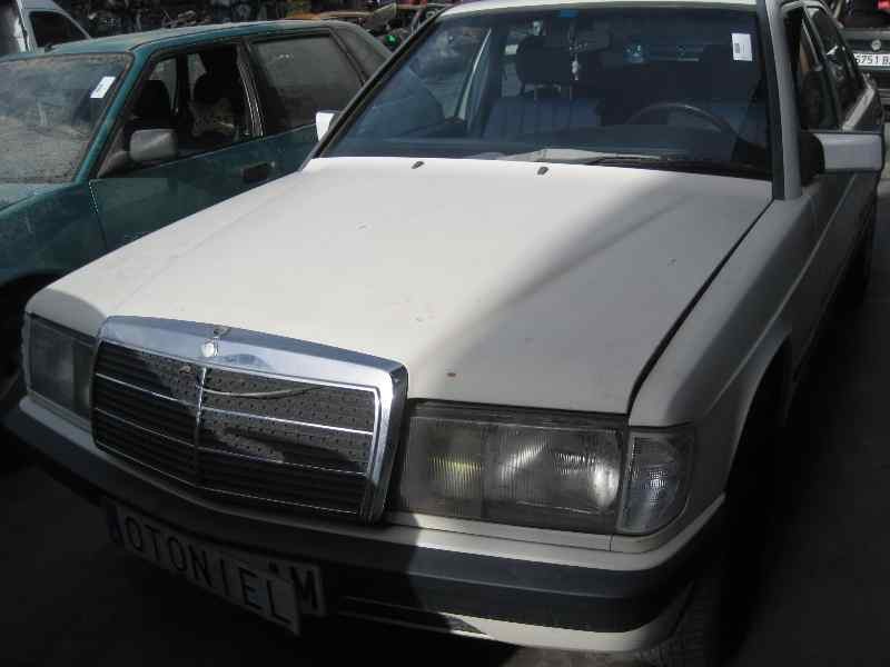 mercedes-benz clase c (w201) berlina del año 1985