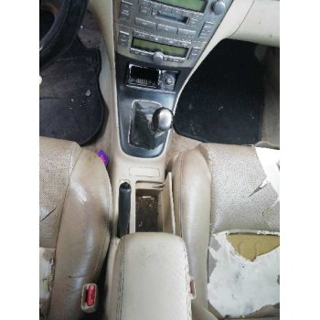 toyota avensis berlina (t25) del año 2004