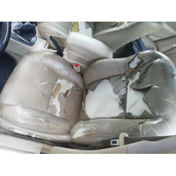 toyota avensis berlina (t25) del año 2004