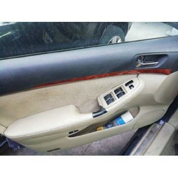 toyota avensis berlina (t25) del año 2004