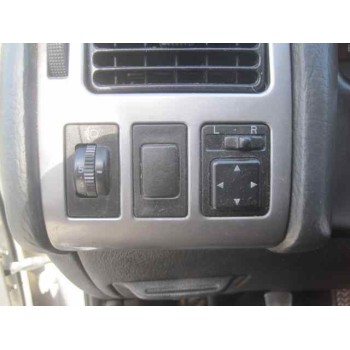 toyota avensis berlina (t 22) del año 2002