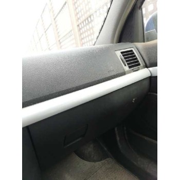 opel vectra c berlina del año 2004