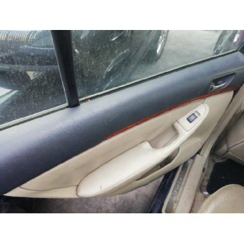 toyota avensis berlina (t25) del año 2004