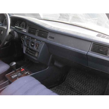 mercedes-benz clase c (w201) berlina del año 1985