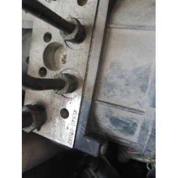 toyota avensis berlina (t25) del año 2004